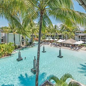 One-Bedroom Studio Suite Pool View